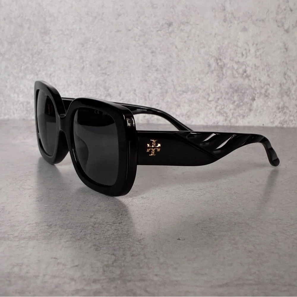 Tory Burch TY7179U 1709/87 Oversized Black Square Sunglasses NWOT w/ Case
